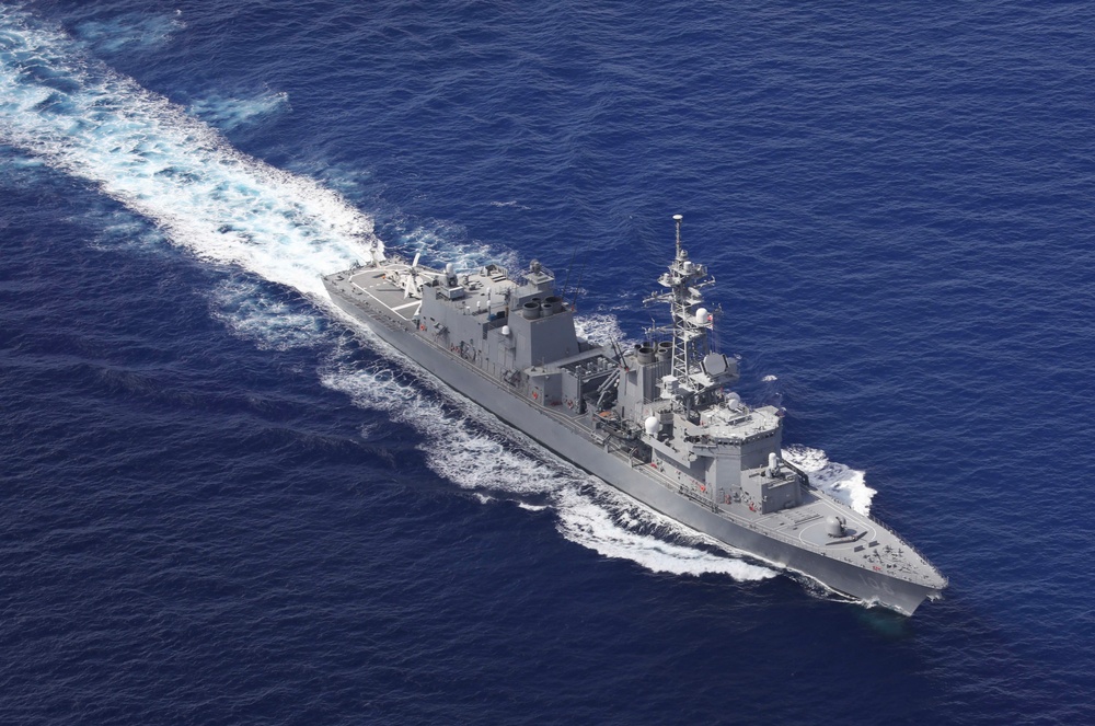 USS Dewey (DDG 105) Participates in PHOTEX During Maritime Training Activity Sama Sama 2023