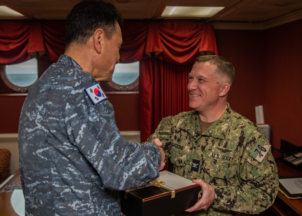 USS Ronald Reagan (CVN 76) hosts tri-lateral summit with U.S. 7th Fleet, JMSDF, and ROK-N