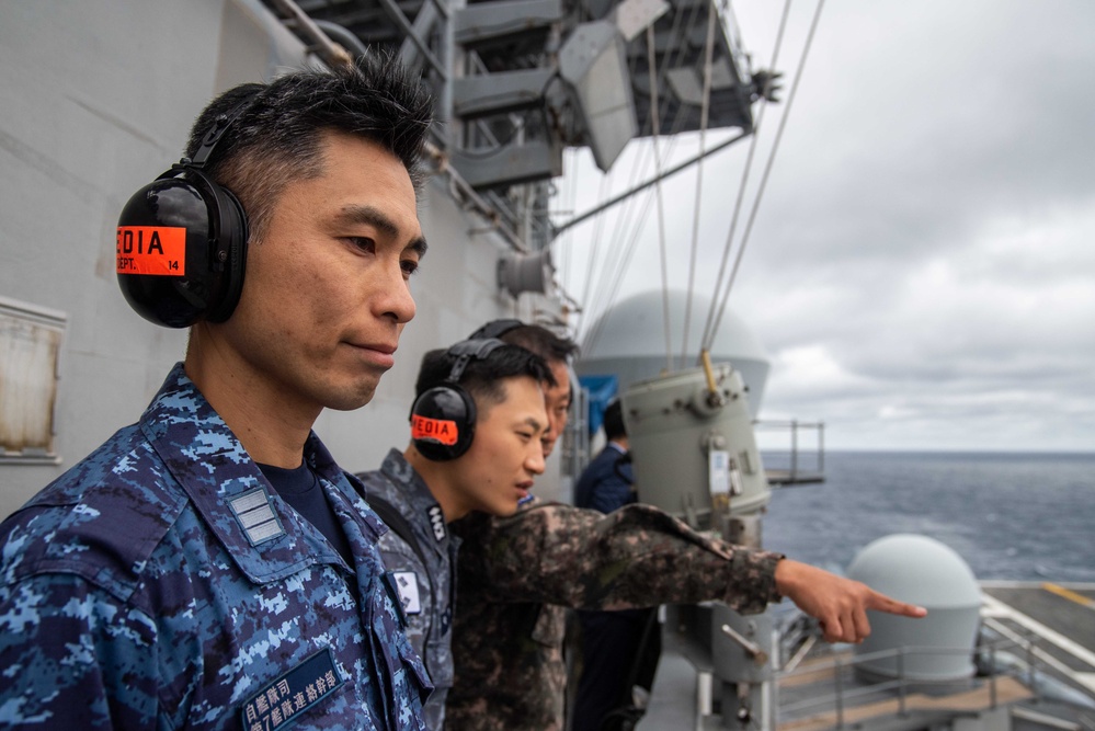 USS Ronald Reagan (CVN 76) hosts tri-lateral summit with U.S. 7th Fleet, JMSDF, and ROK-N