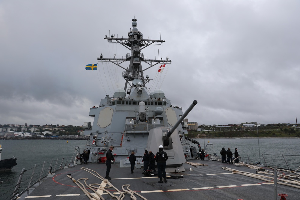 USS Paul Ignatius Departs Visby, Sweden