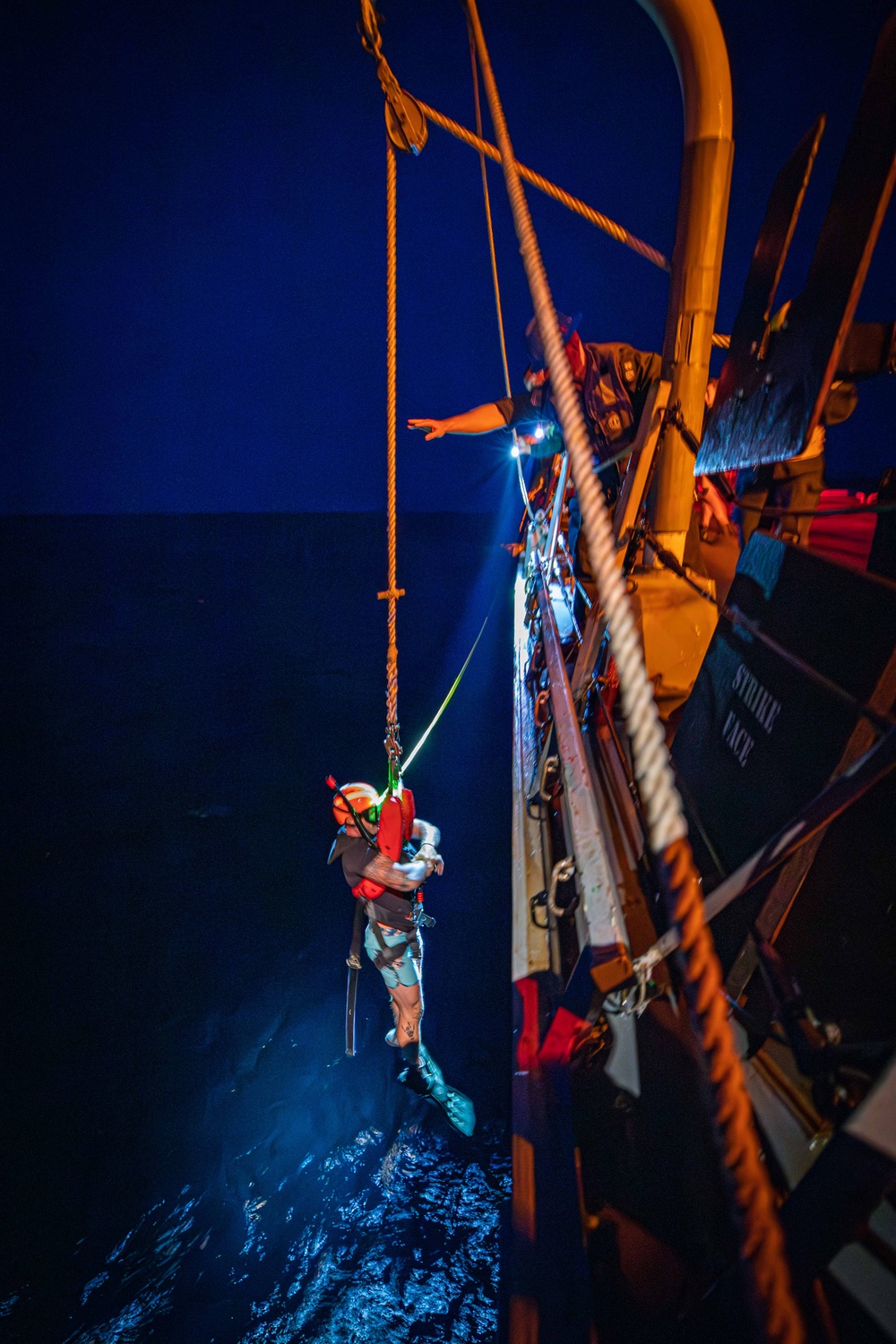 USS Carney (DDG 64) Conducts Man Overboard/ Search and Rescue Drill