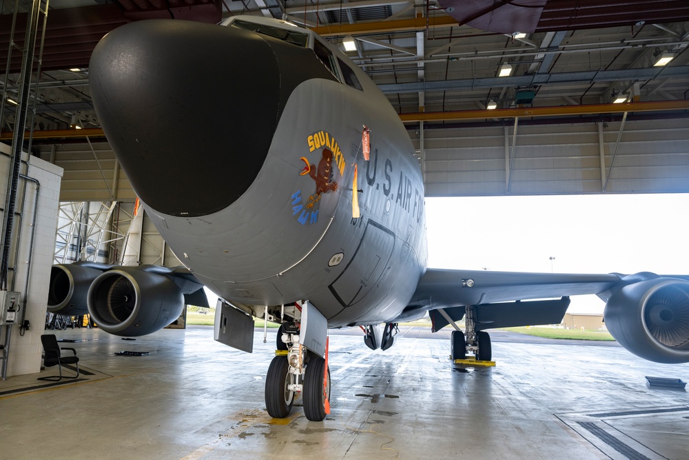 RAFM honors Black Week: KC-135 &quot;Squawkin' Hawk&quot; nose art