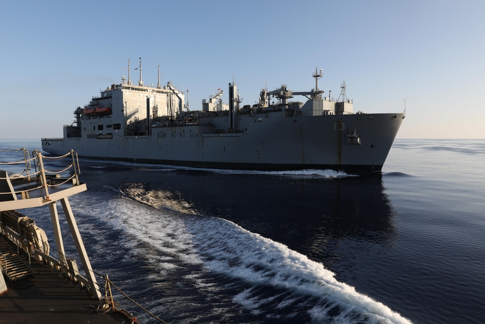 USS Ramage Conducts Underway Replenishment