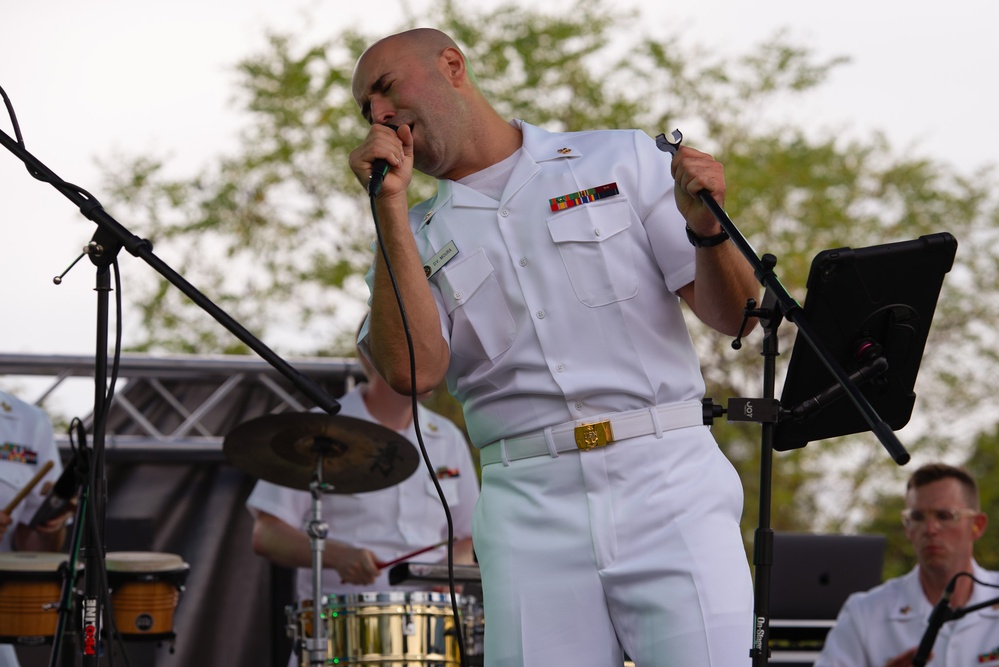US Navy Band Cruisers at Independence De Mexico y Centroamerica