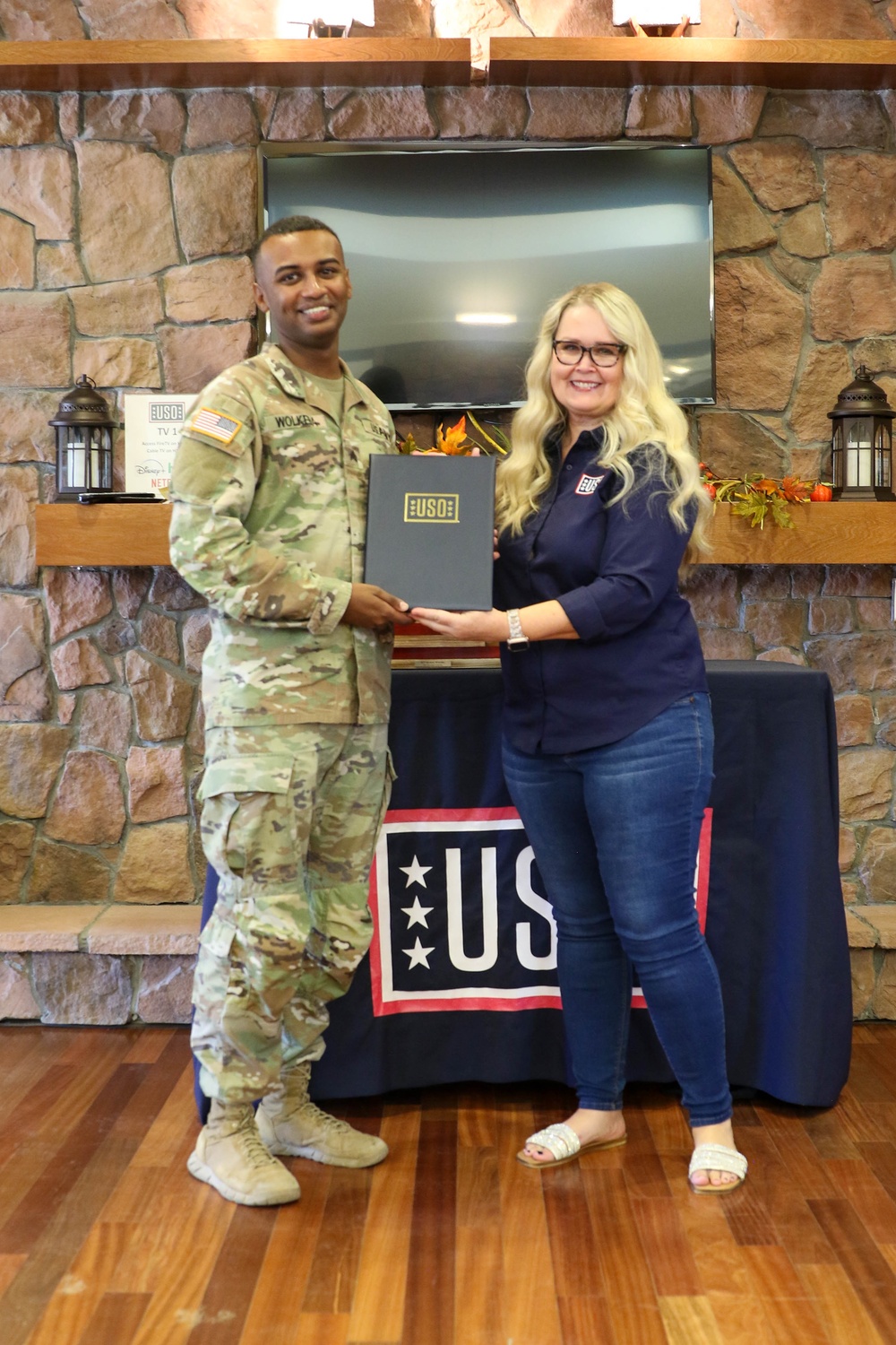 Sgt. Wolkeba receives award from USO