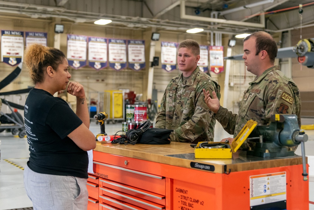 182nd Airlift Wing hosts Center of Influence with Illinois educators