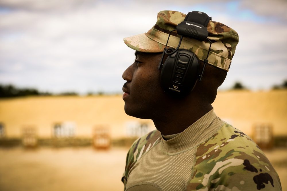 Able Co. Recruiting and Retention Qualifies their weapons