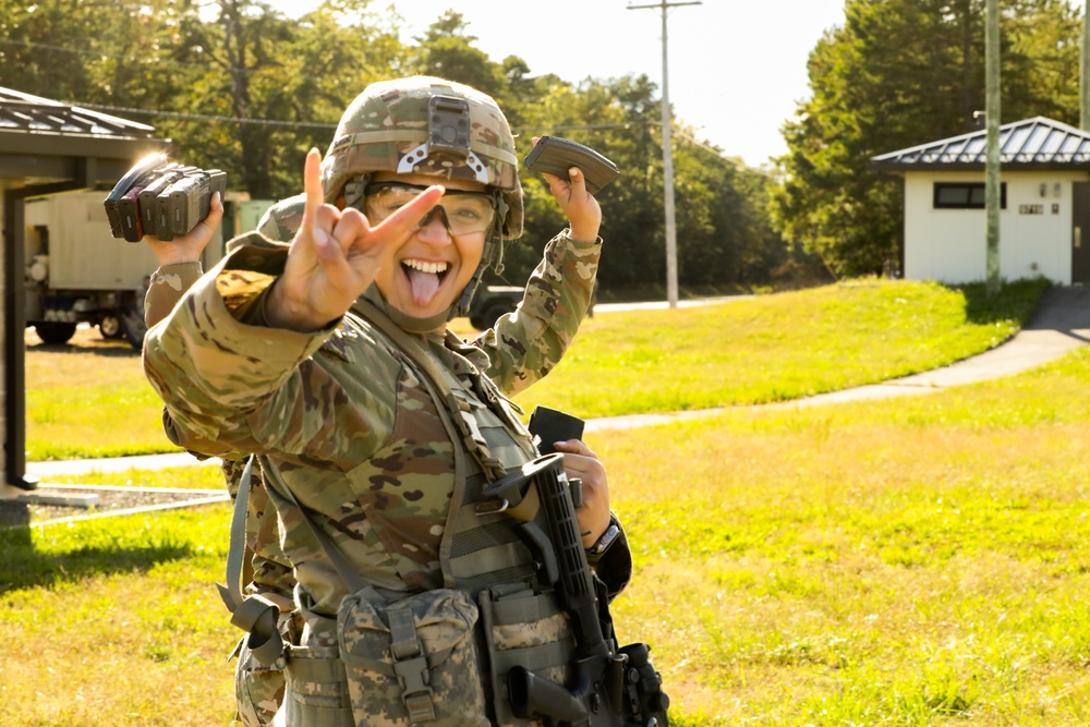 Able Co. Recruiting and Retention Qualifies their weapons