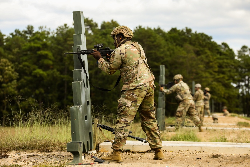 Able Co. Recruiting and Retention Qualifies their weapons