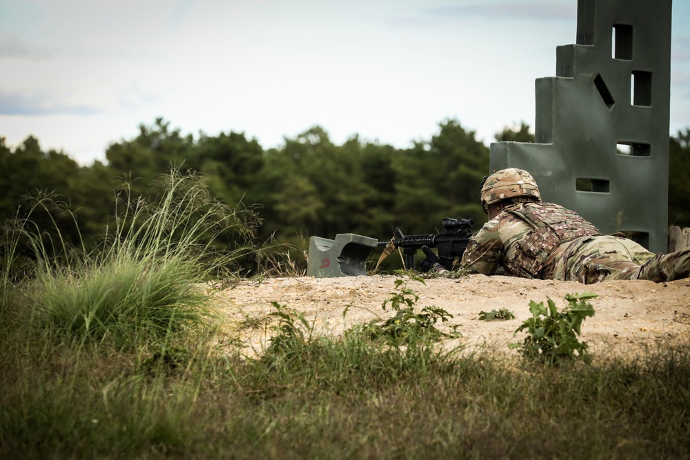 Able Co. Recruiting and Retention Qualifies their weapons