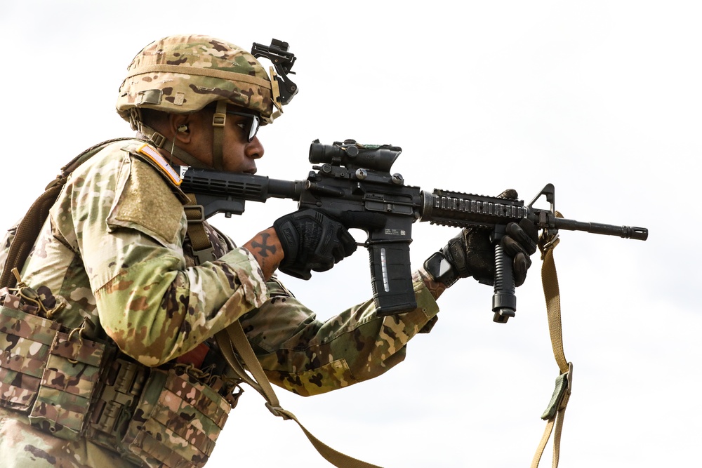 Able Co. Recruiting and Retention Qualifies their weapons