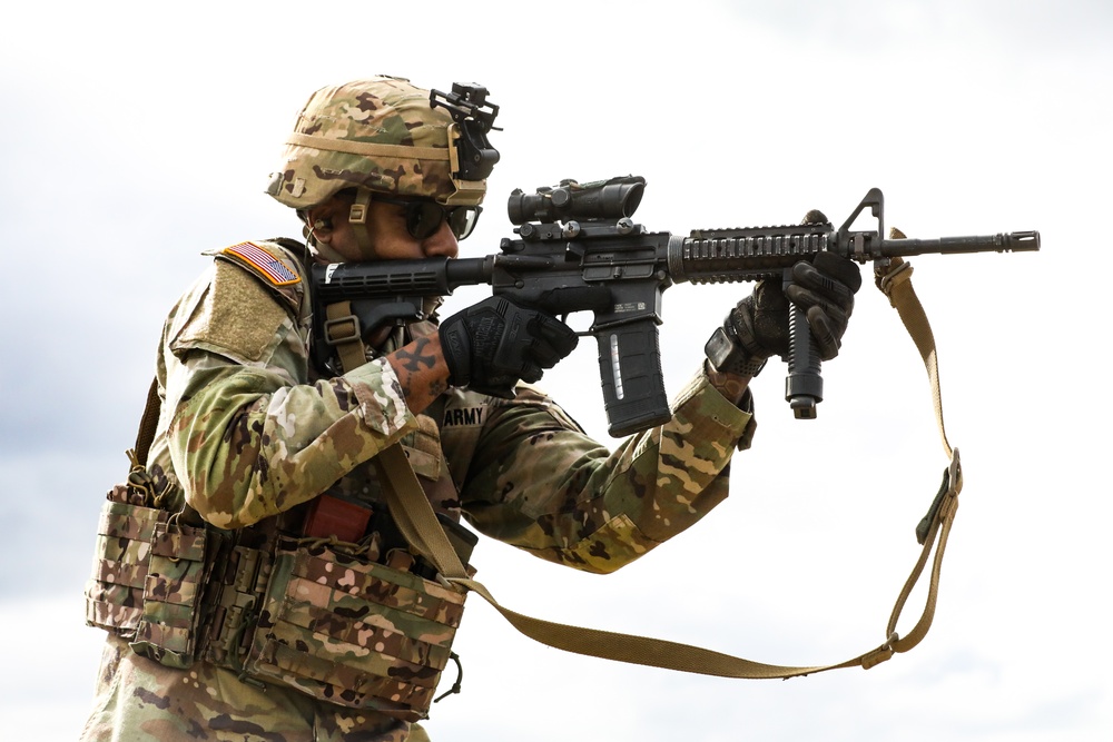 Able Co. Recruiting and Retention Qualifies their weapons