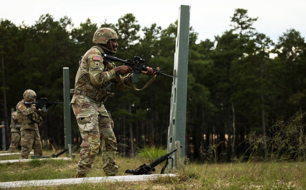 Able Co. Recruiting and Retention Qualifies their weapons