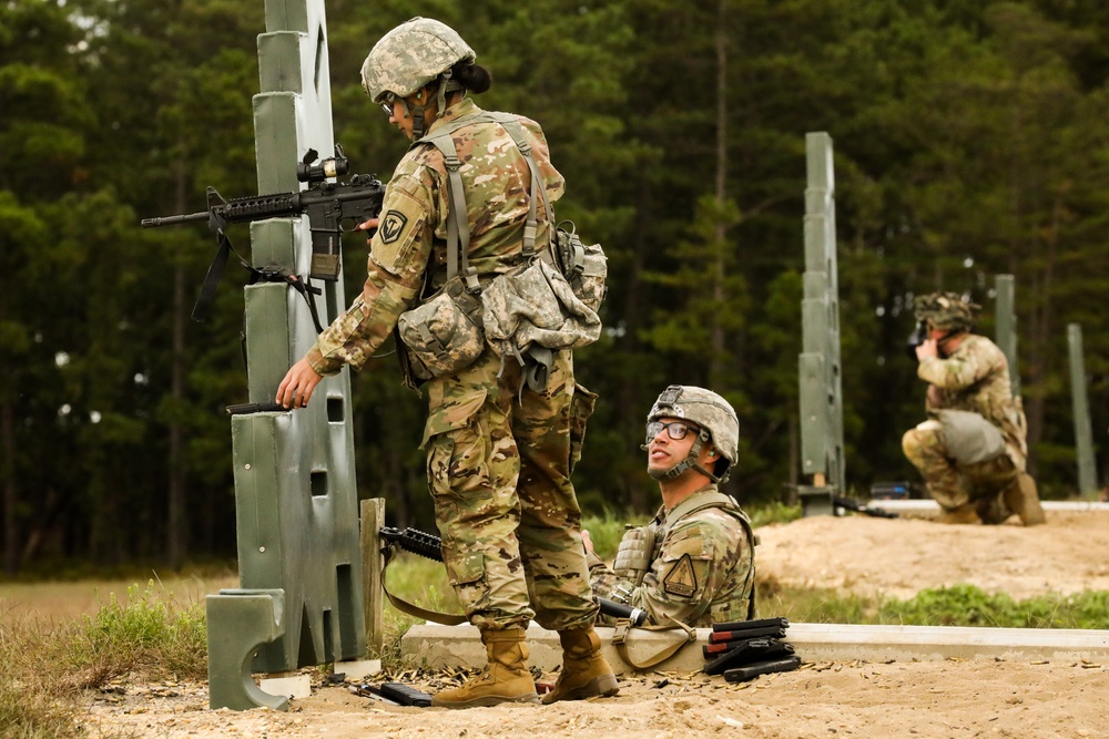 Able Co. Recruiting and Retention Qualifies their weapons