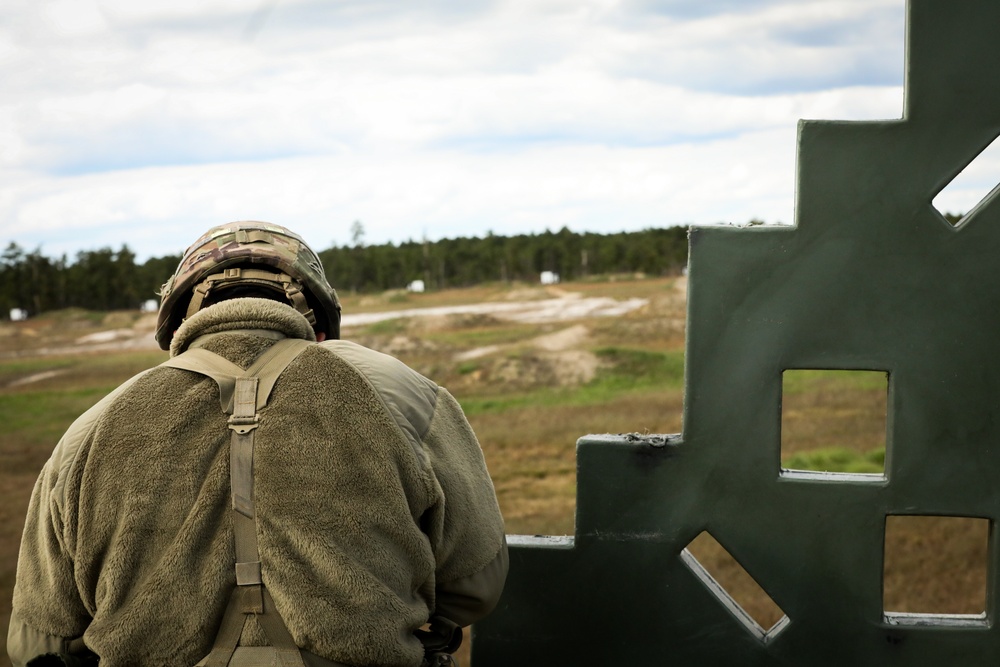 Able Co. Recruiting and Retention Qualifies their weapons