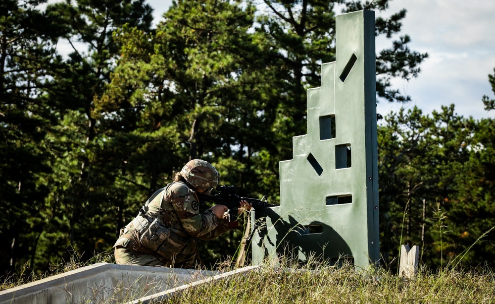 Able Co. Recruiting and Retention Qualifies their weapons