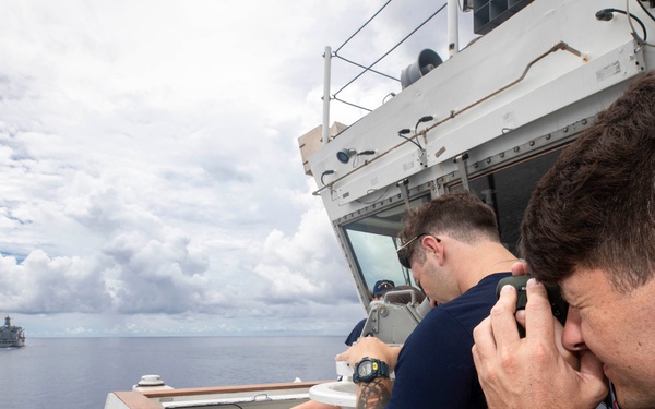 USCGC Munro Conducts Fueling at Sea with USNS Yukon