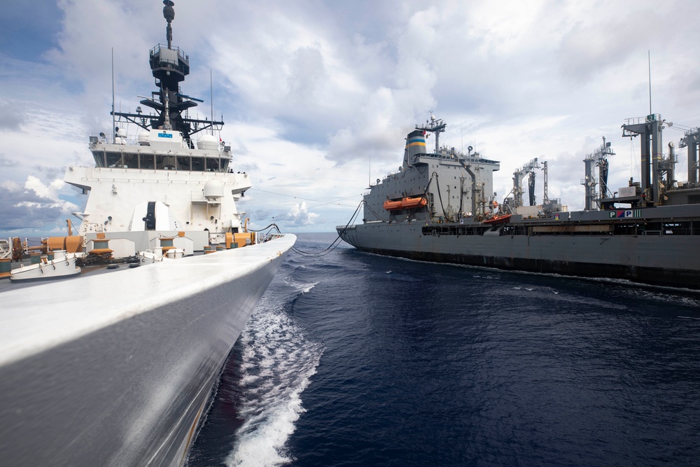 USCGC Munro Conducts Fueling at Sea with USNS Yukon