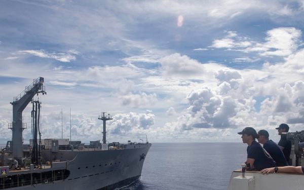 USCGC Munro Conducts Fueling at Sea with USNS Yukon