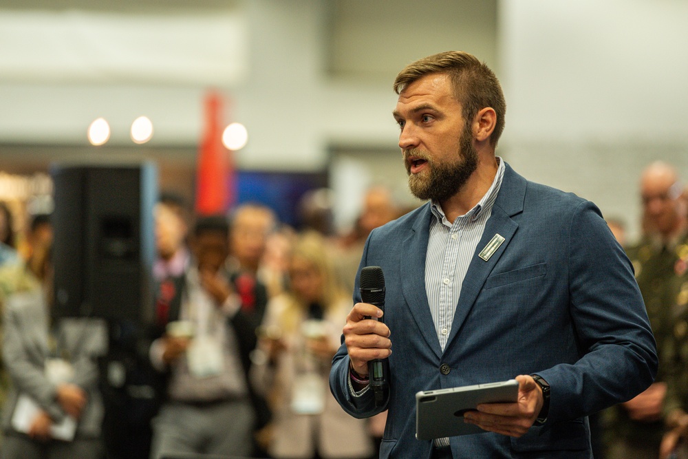 Soldier's Engage with Attendees of AUSA 2023