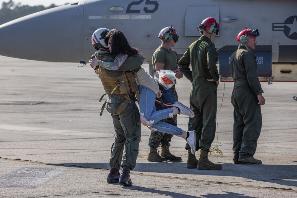 VMFA-115 returns from UDP