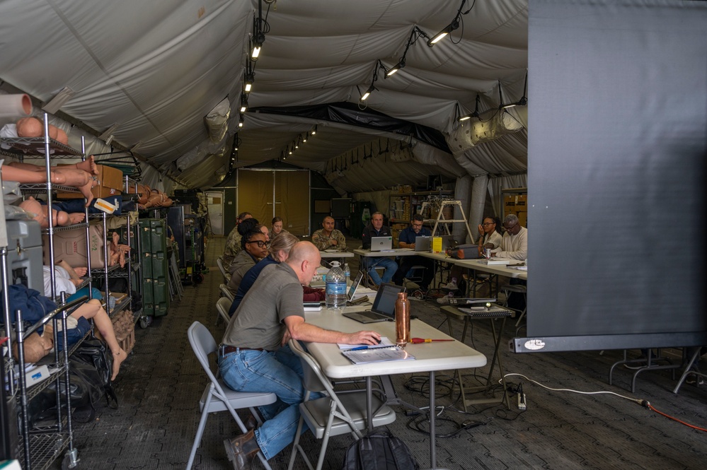 U.S. Army Materiel Command and 44th Medical Brigade get hands-on training with the Expeditionary Deployable Oxygen Concentration System (EDOCS) at USAMMDA