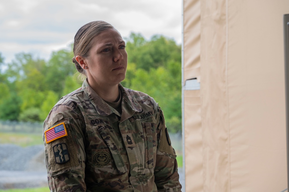 U.S. Army Materiel Command and 44th Medical Brigade get hands-on training with the Expeditionary Deployable Oxygen Concentration System (EDOCS) at USAMMDA