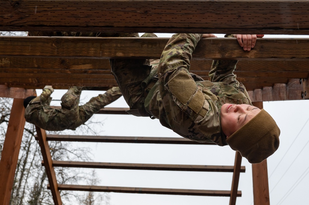 95th CBRN competes in obstacle course