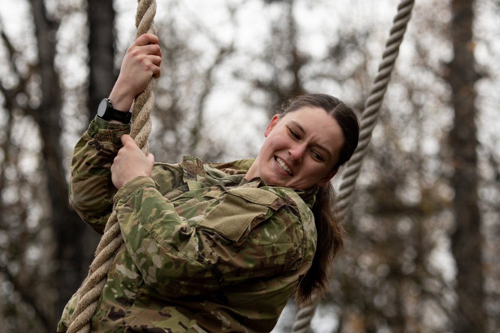 95th CBRN competes in obstacle course