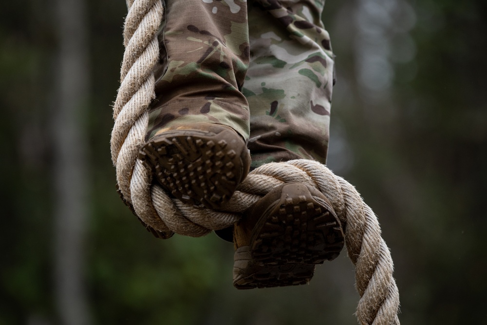 95th CBRN competes in obstacle course