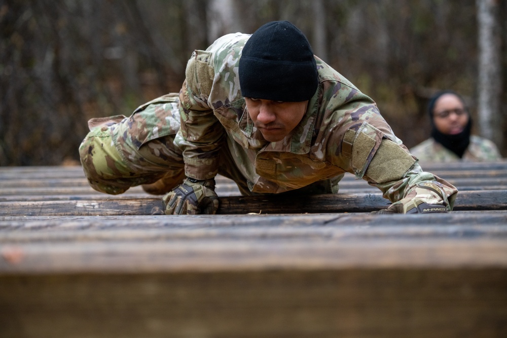 95th CBRN competes in obstacle course