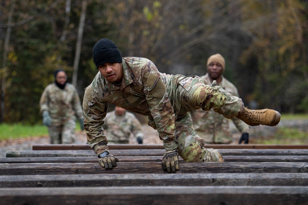 95th CBRN competes in obstacle course