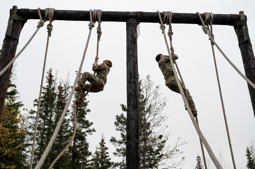 95th CBRN competes in obstacle course