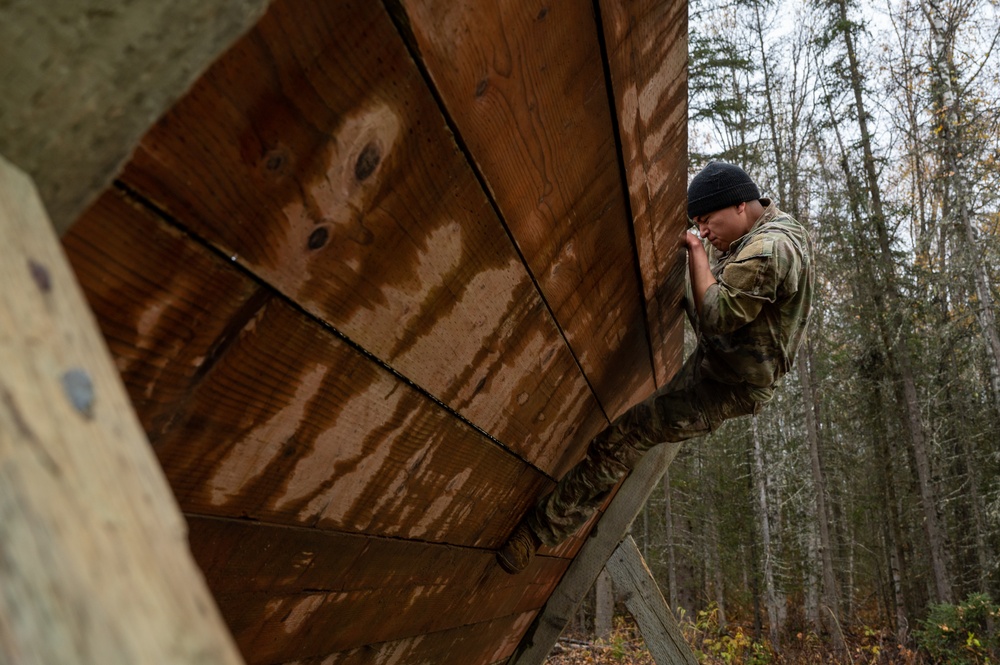 95th CBRN competes in obstacle course