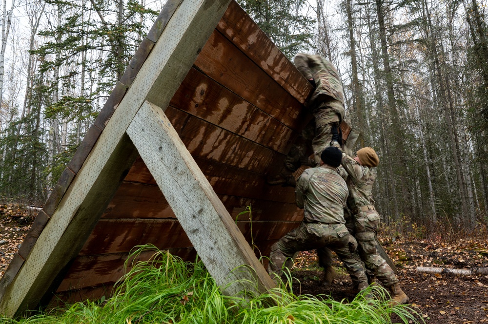 95th CBRN competes in obstacle course