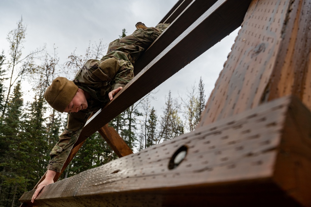 95th CBRN competes in obstacle course