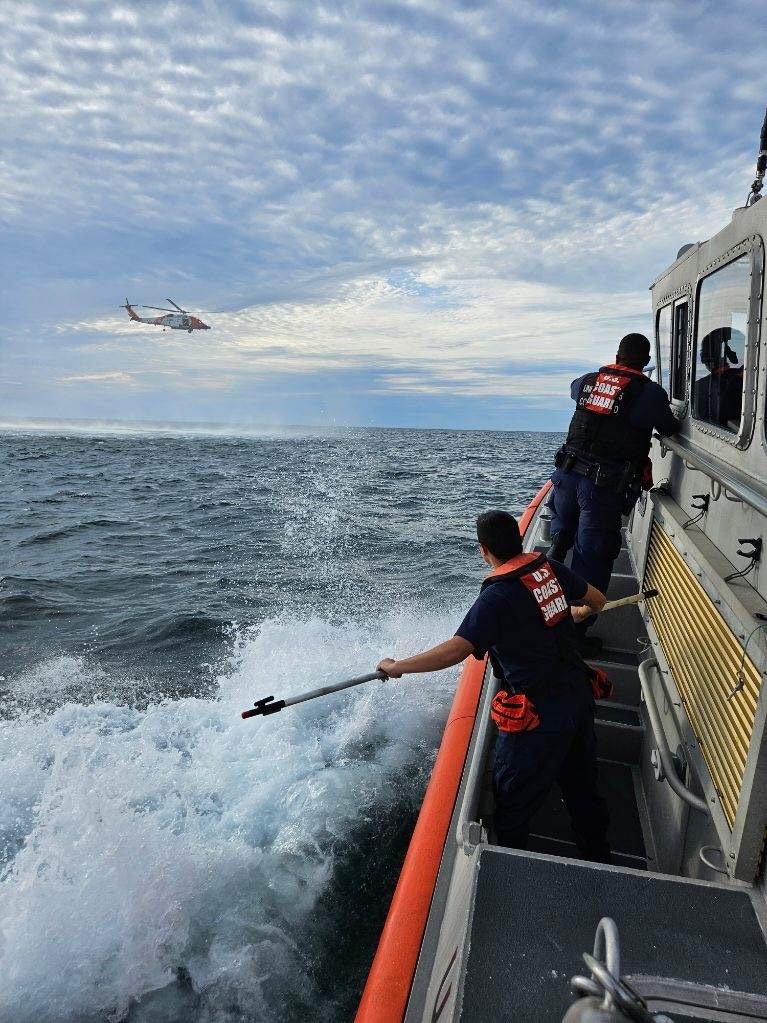 Coast Guard rescues diver at sea off Anclote Key