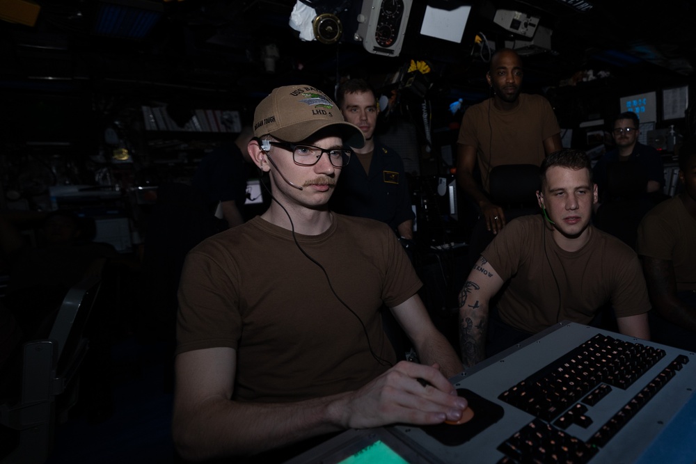 USS BATAAN'S AIR-TRAFFIC CONTROLLERS