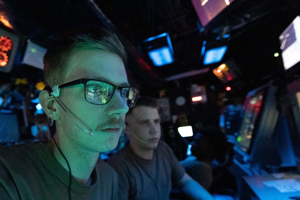 USS BATAAN'S AIR-TRAFFIC CONTROLLERS