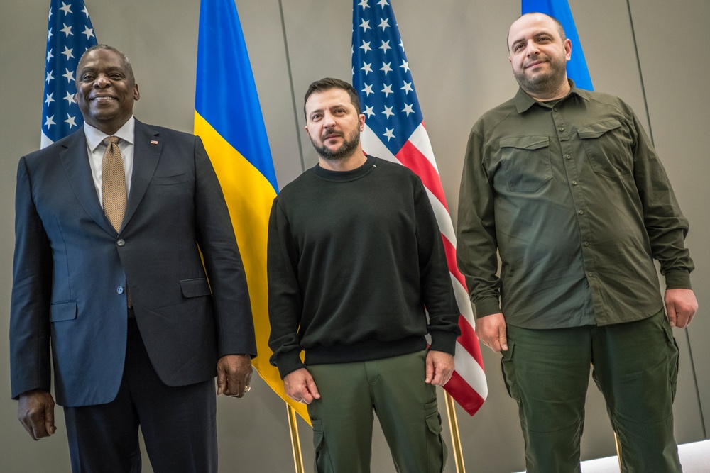 Austin Hosts 16th Ukraine Defense Contact Group in Brussels