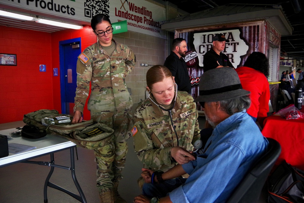 Iowa National Guard combat medics care for homeless Veterans