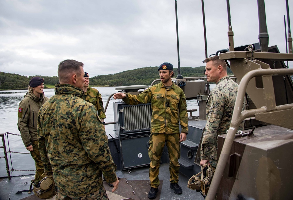 26th MEU(SOC) and Norwegian Soldiers Navigate the Littorals during Norway Bilateral Exercise