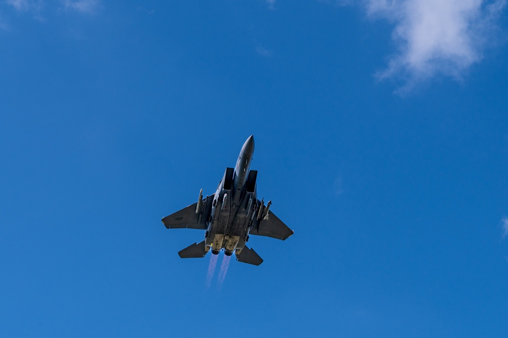 Strike Eagles take off from Seymour Johnson AFB