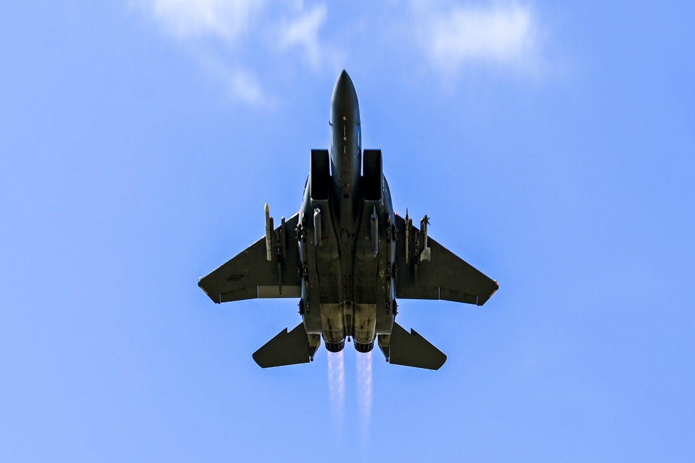 Strike Eagles take off from Seymour Johnson AFB