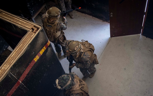 HWW Close Quarters Battle