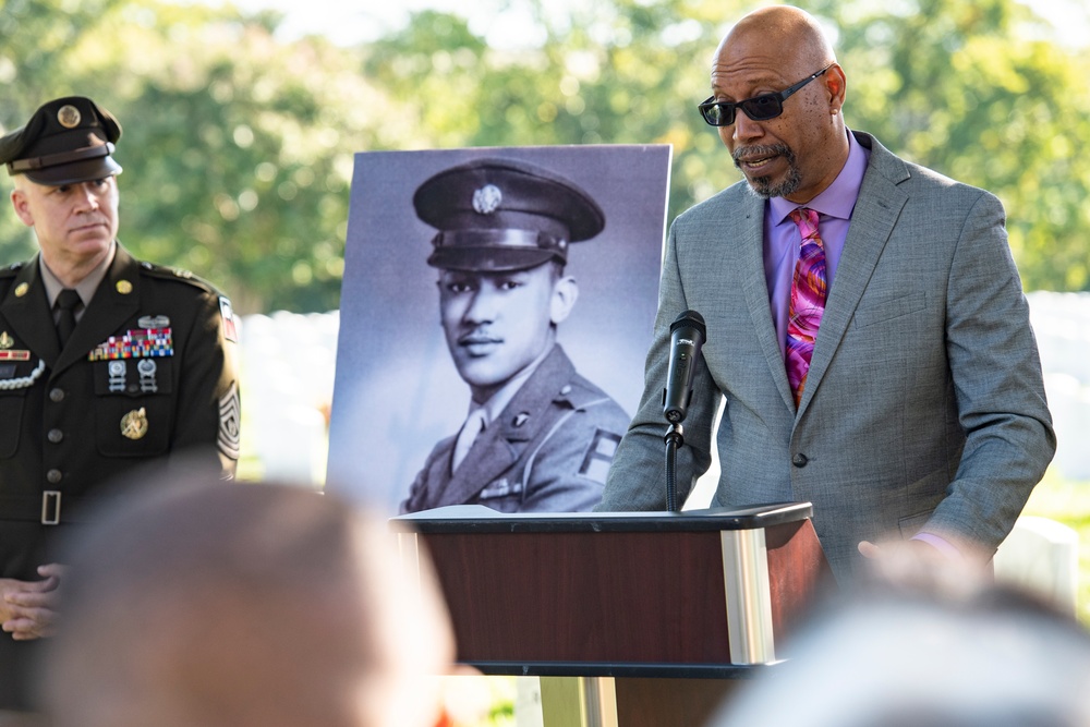 A Posthumous Badge and Medal Presentation Ceremony is Held for U.S. Army Staff Sgt. Waverly Woodson Jr. in Section 69