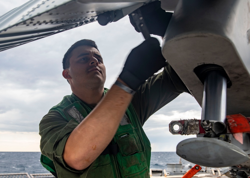 Sailors Conduct Flight Operations Aboard USS John Finn (DDG 113), Oct. 2