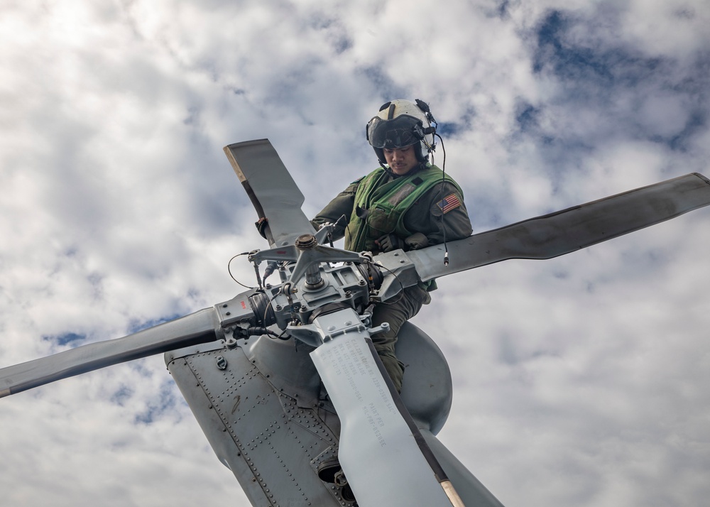 Sailors Conduct Flight Operations Aboard USS John Finn (DDG 113), Oct. 2