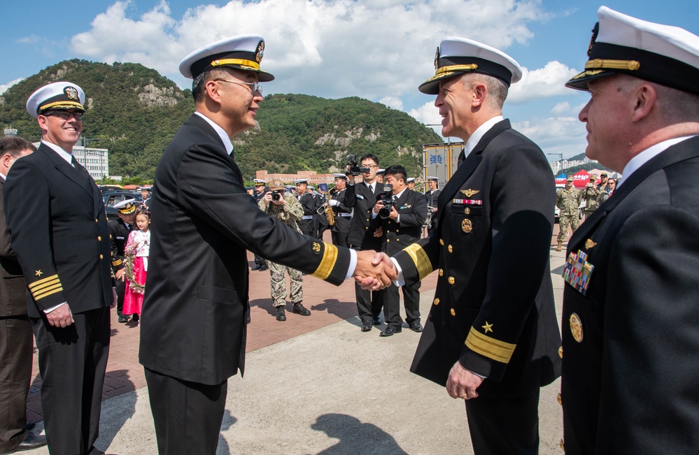 USS Ronald Reagan (CVN 76) Sailors participate in welcoming ceremony in Busan, Republic of Korea