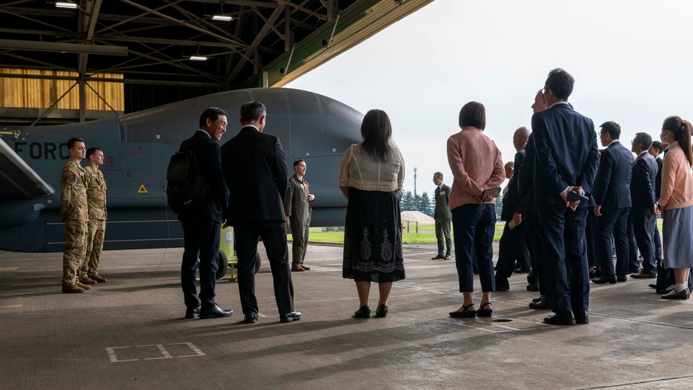 Japan-American AF Goodwill Association visits Yokota